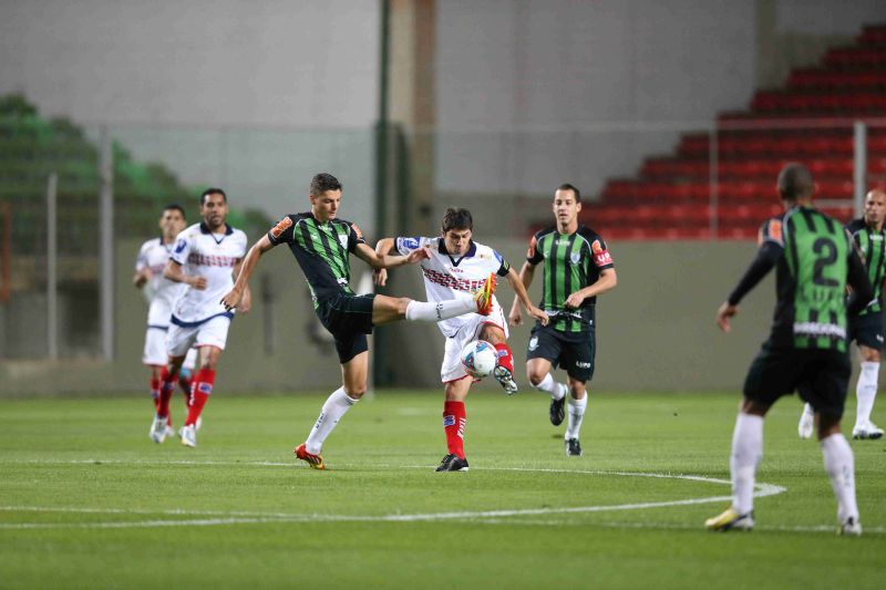 Lúcio Flávio teve papel de herói e vilão no duelo contra o América-MG | Rodrigo Clemente / Estado de Minas