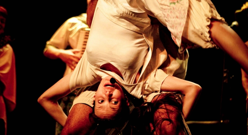 A menina Aurora, que brinca com seu amigo invisível Felizardo | Alessandra Fratus/Divulgação