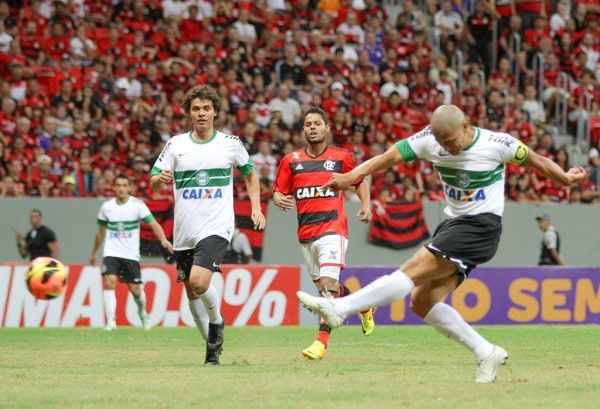 Alex foi fundamental no empate coxa-branca contra o Flamengo | Divulgação / Coritiba