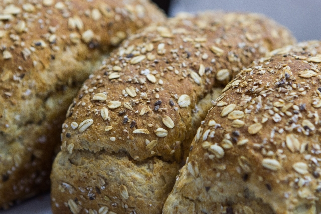 Principal ingrediente do pão, a farinha subiu de R$ 1,80/kg para R$ 2,30 em uma semana no PR |