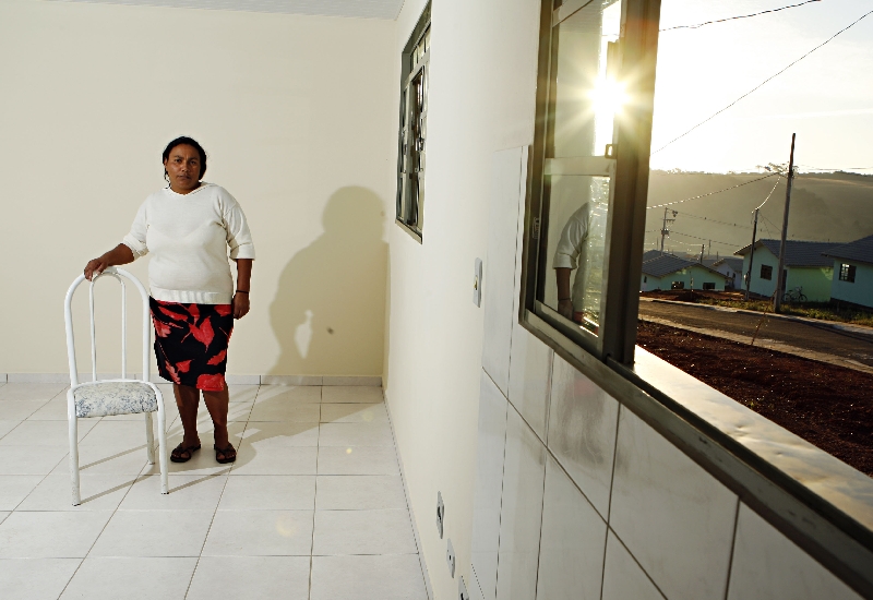 A doméstica Silmara de Jesus Rodrigues já fez o orçamento, e espera a chegada do cartão para mobiliar a casa | Josué Teixeira/ Gazeta do Povo