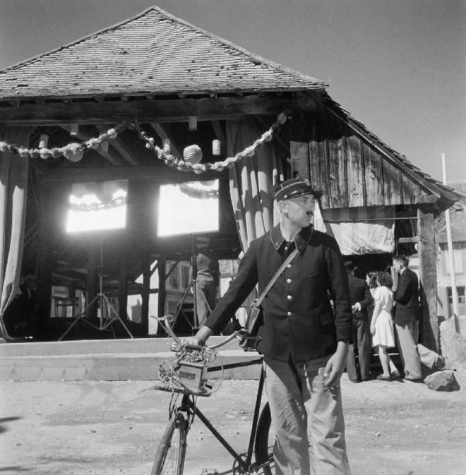 O filme de estreia, Carrossel de Esperanças, abre hoje a mostra Tati por Inteiro |