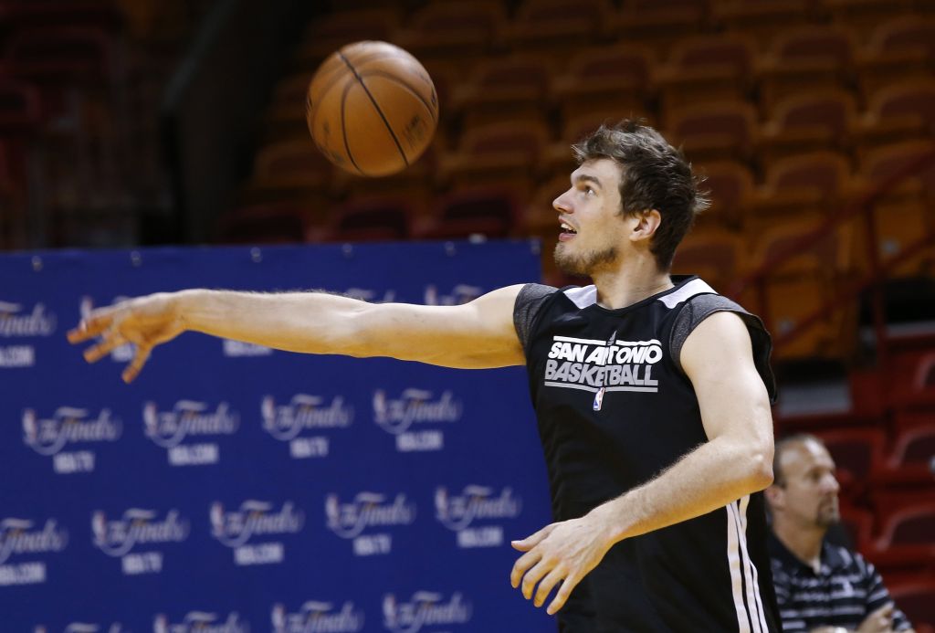 Splitter está fora da Copa América de basquete | Reuters