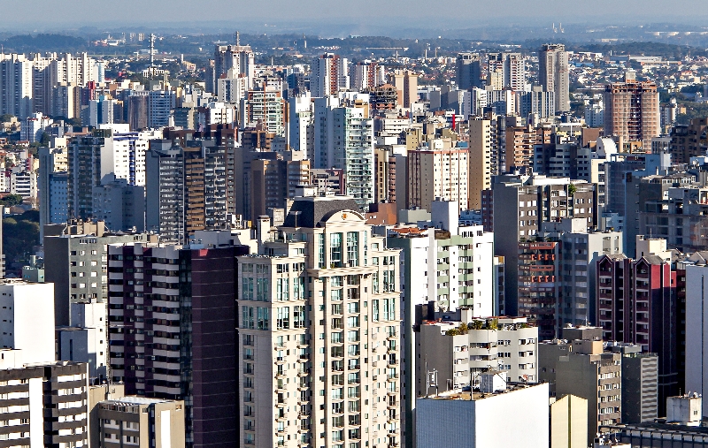 A carteira de hipotecas da Caixa em Curitiba e região cresceu 90% em um ano | Daniel Castellano/ Gazeta do Povo