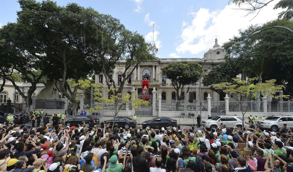 Vista geral da sacada do Palácio São Joaquim | EFE/Luca Zennaro/Compartilhamento