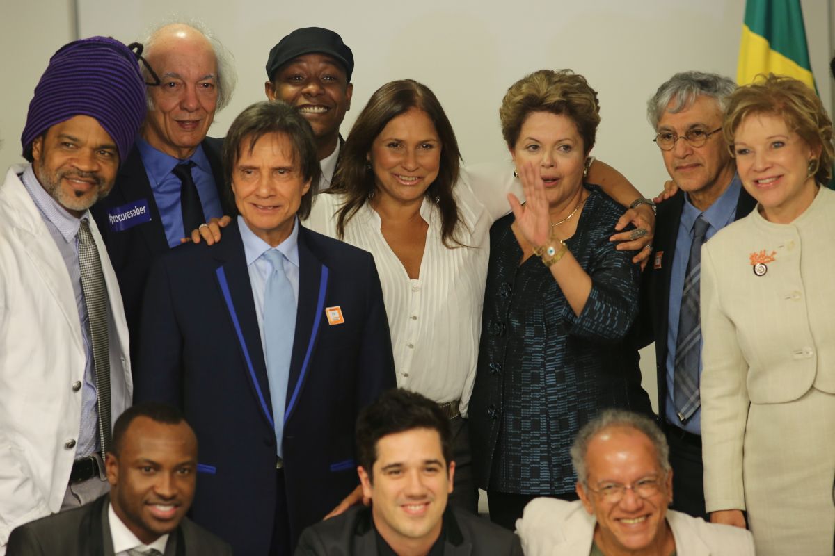 Diversos artistas acompanharam a aprovação do texto na Casa e cumprimentaram a presidente Dilma Rousseff | Fábio Rodrigues Pozzebom / Agência Brasil