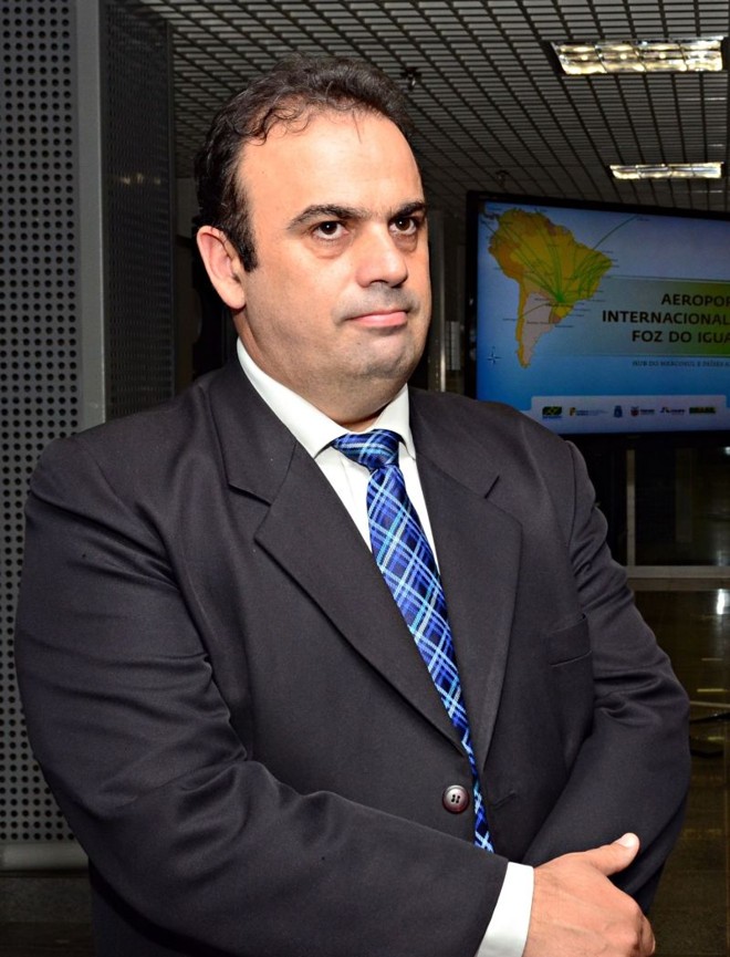 Reni Pereira abriu mão de remuneração | 