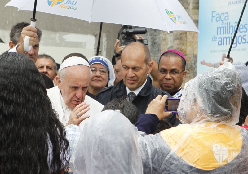 Registro da chegada do papa à Favela Varginha | Aniele Nascimento/Agência de Notícias Gazeta do Povo