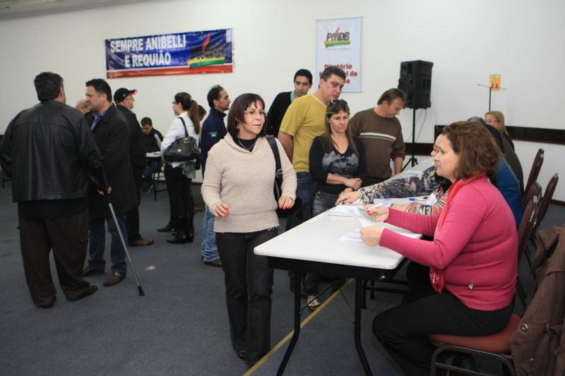 Mesmo com disputa jurídica, grupo votou e escolheu nova diretoria para o PMDB de Curitiba | Aniele Nascimento/ Gazeta do Povo