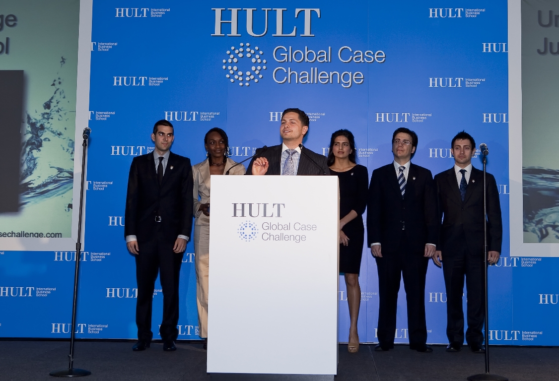 "Se o estudante não sabe como começar um negócio social, nós vamos ensinar", diz o CEO do Hult Prize, Ahmad Ashkar. | Divulgação / Hult Prize