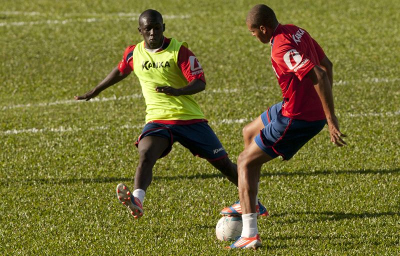 Néverton pode reaparecer no time paranista como lateral-direito | Marcelo Andrade / Agência de Notícias Gazeta do Povo
