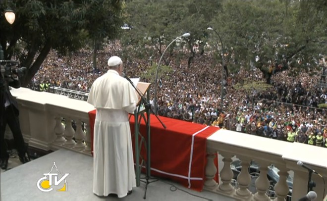 Papa faz o Angelus Domini da sacada central do Palácio São Joaquim | Reprodução/CTV