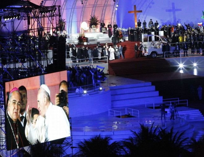 Palco da Via Sacra, em Copacabana | 