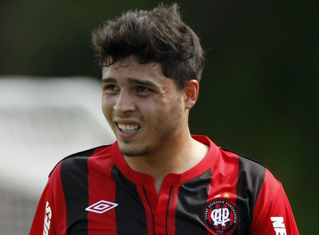 Zezinho ganha chance em amistoso do Atlético | Henry Milléo/Gazeta do Povo