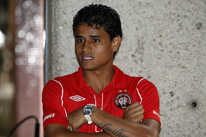 Everton está liberado para jogar pelo Atlético após cumprir suspensão | Henry Milléo / Gazeta do Povo