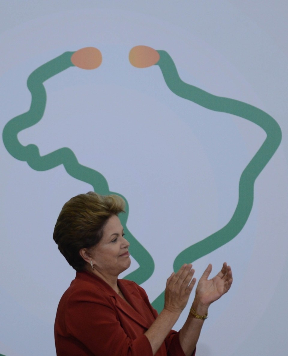 Objetivo não é trazer médicos do exterior, mas sim levar mais saúde para o interior, disse Dilma | Fábio Rodrigues Pozzebom/Agência Brasil