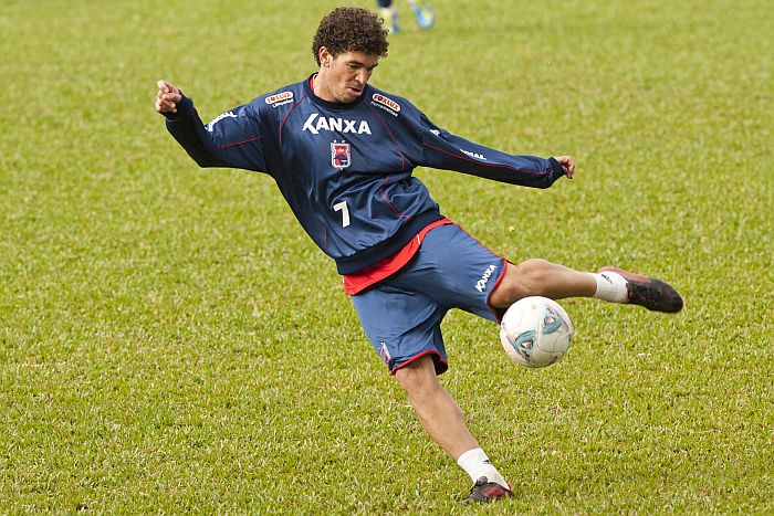 Wellington não joga uma partida oficial pelo Paraná desde o Estadual | Marcelo Andrade / Gazeta do Povo
