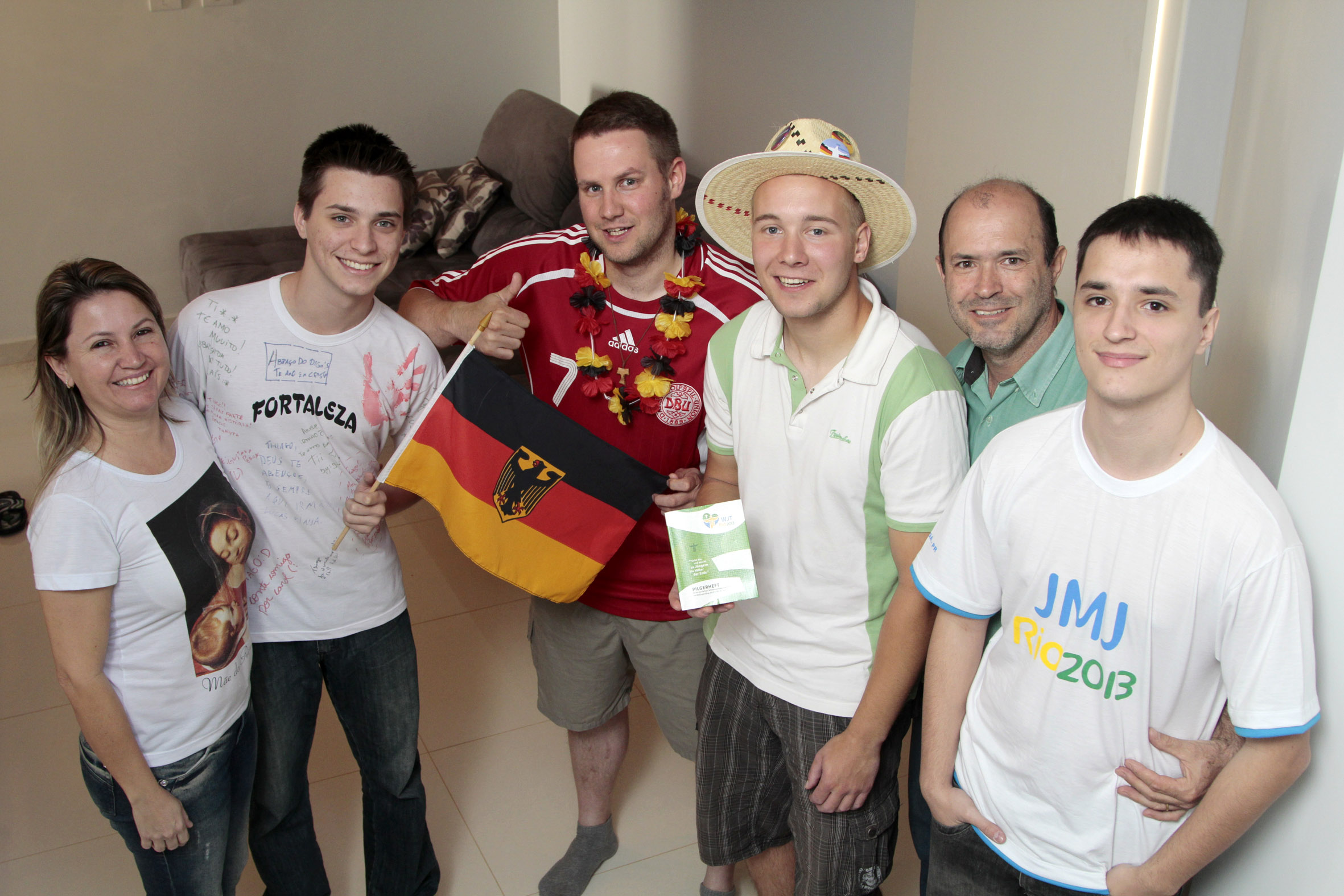 Os alemães Christian e Jan já participaram de outras três JMJ, mas é a primeira vez que se hospedam na casa de uma família católica | Ivan Amorin