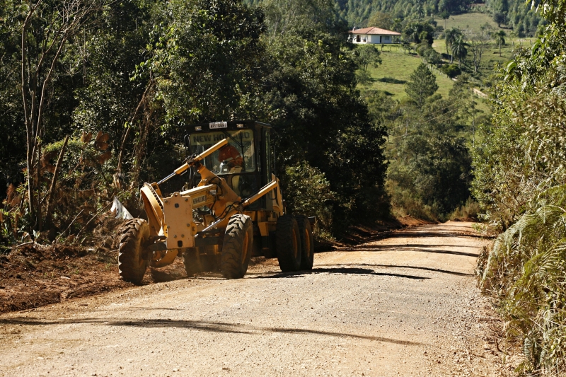 Maquinário do programa Patrulha no Campo deve atender mais de 200 municípios paranaenses | Josué Teixeira/Gazeta do Povo