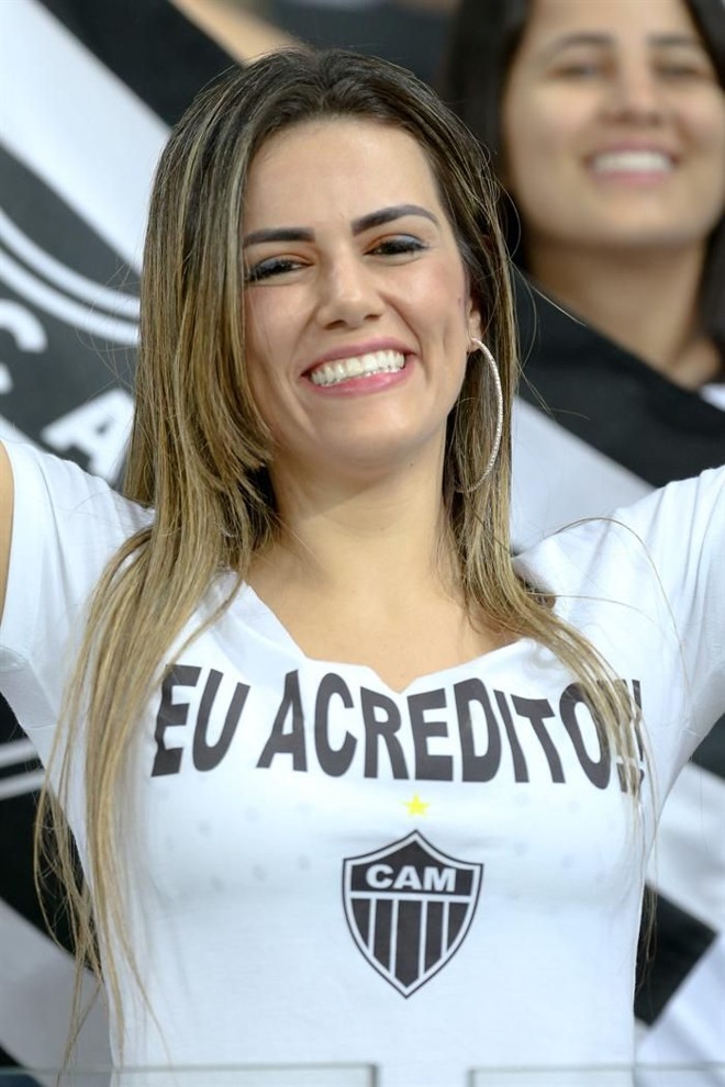 Torcedora do Atlético-MG na decisão com o Olimpia no Mineirão |