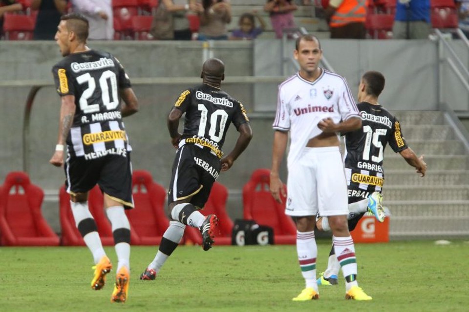 Seedorf acertou um chute de longa distância e garantiu a vitória do Botafogo | Otávio de Souza / Agif / Folhapress