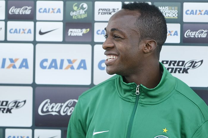 No Coritiba há cinco anos, Geraldo se tornou o pesadelo dos atleticanos nos clássicos | Henry Milléo / Gazeta do Povo