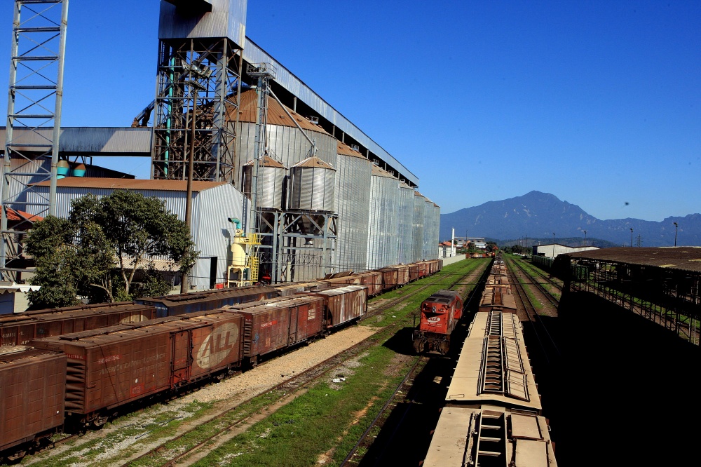 Em 2014, a Seara vai construir mais dois silos em seu terminal, ampliando a capacidade de armazenagem para 100 mil toneladas | Ivonaldo Alexandre / Gazeta Do Povo