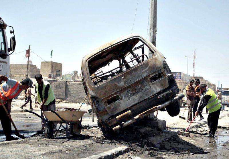 Carro-bomba detonado em Basra, a 420 km de Bagdá. Ao menos 3 mil pessoas morreram no Iraque em atentados desde abril | Reuters