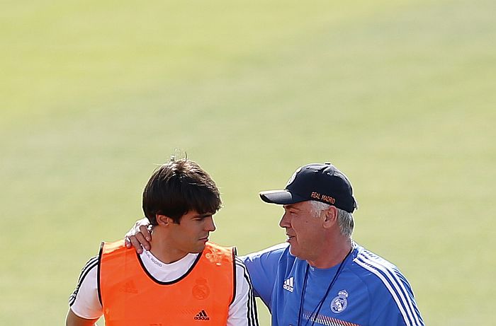 Carlo Ancelotti orienta Kaká no primeiro treino do italiano no Real Madrid | Juan Medina / Reuters