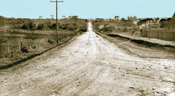 Avenida Vicente Machado, em setembro de 1950, entre as ruas Jerônimo Durski e Francisco Rocha | Acervo Cid Destefani