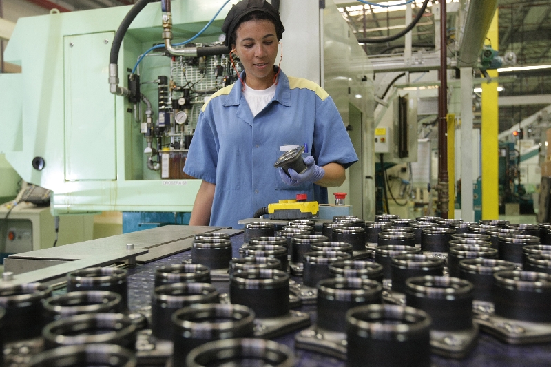 Unidade de Fazenda Rio Grande faz rolamentos automotivos | Ivonaldo Alexandre/ Gazeta do Povo