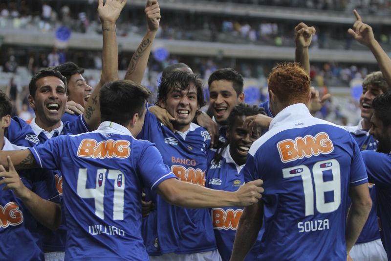 Jogadores cruzeirenses comemoram gol de Ricardo Goulart no clássico mineiro | Juliana Flister / Vipcomm