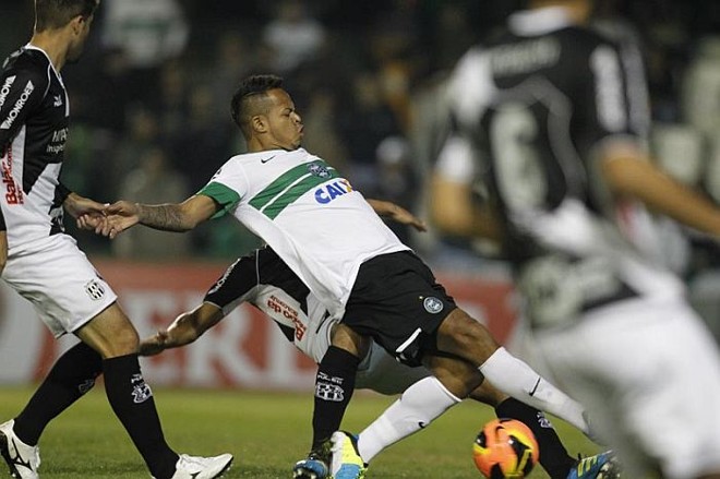 Bill é marcado pelos jogadores da Ponte Preta | 