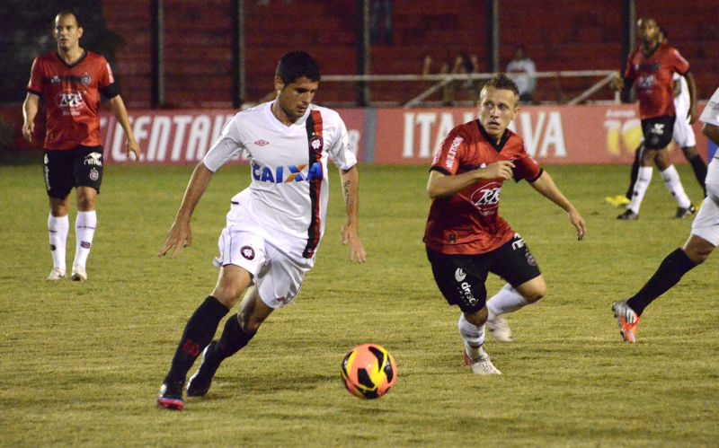 Fran Mérida estreou pelo Atlético contra o Brasil de Pelotas, no Rio Grande do Sul, pela Copa do Brasil | Vipcomm