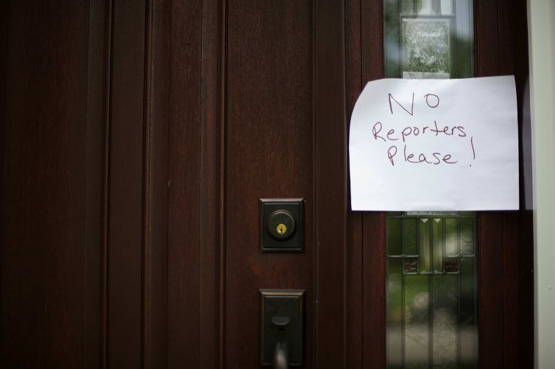 Por favor, sem repórteres, diz aviso na casa do pai de Edward Snowden | Mark Makela/Reuters