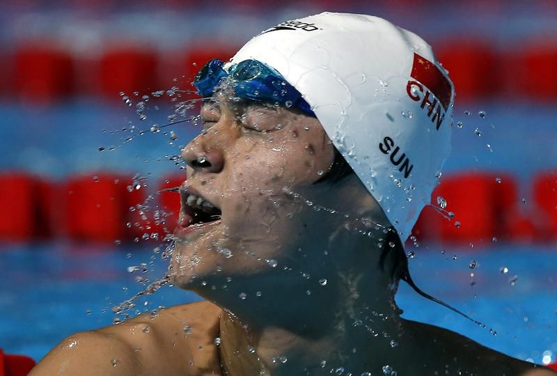 O chinês Yang Sun leva o ouro na prova dos 400 metros em estilo livre | EFE/Patrick B. Kraemer