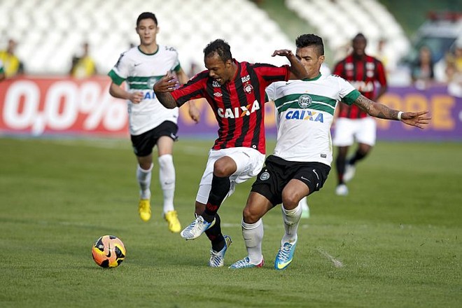 Volante Bruno Silva cobra evolução para o Atlético deixar a zona de rebaixamento e não se complicar no Brasileirão |