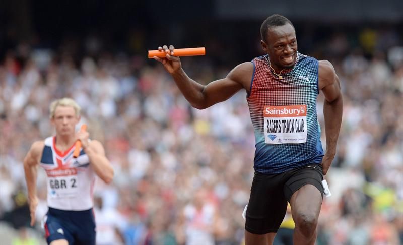 O jamaicano Usain Bolt comandou a vitória de sua equipe na prova de revezamento 4X100m na Diamond League em Londres | EFE/EPA/ANDY RAIN
