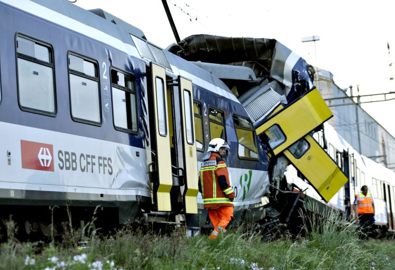 Choque de locomotivas deixou cinco em estado grave | Denis Balibouse/Reuters