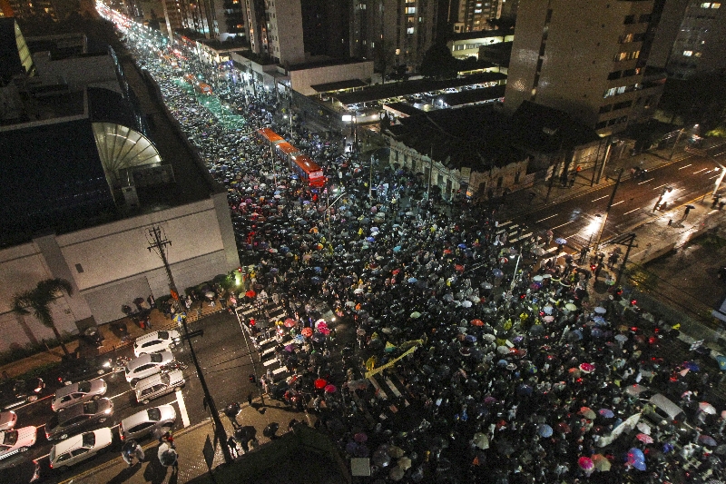 Em junho, milhares de pessoas foram às ruas do País | Daniel Castellano/Gazeta do Povo