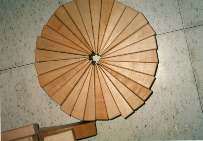 Imagem de 1997 mostra forma de usar os blocos na City and Country School. | 