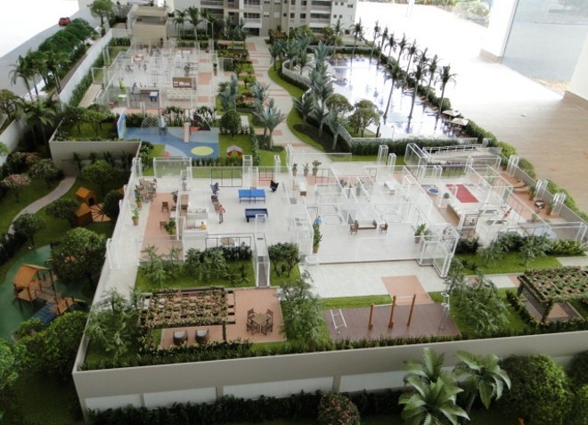 Quem vê uma maquete caprichada e cheia de detalhes como essa se imagina em um empreendimento que ainda não existe |