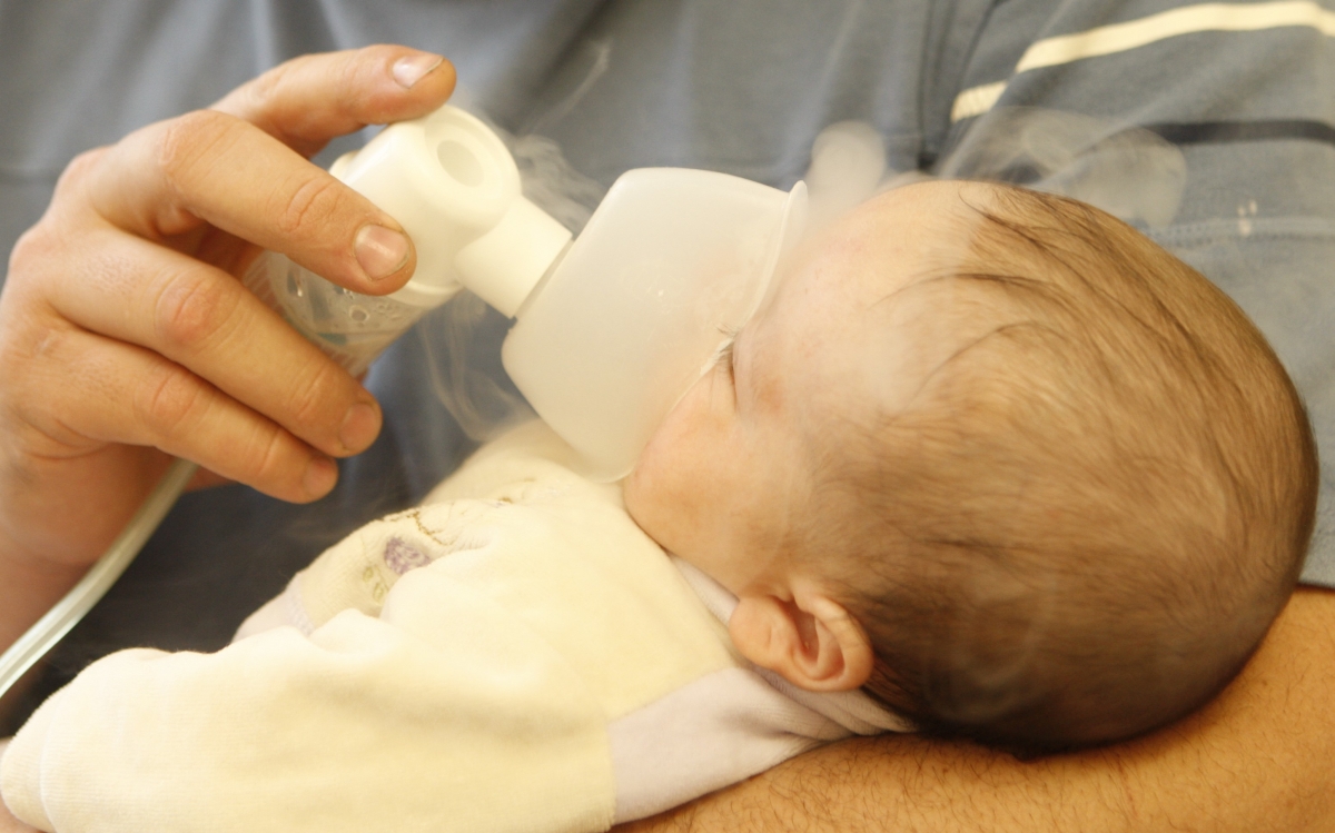 Tempo seco aumenta a incidência de problemas respiratórios. Bebês e crianças estão entre os mais atingidos | Antonio Cost /Agência de Notícias Gazeta do Povo