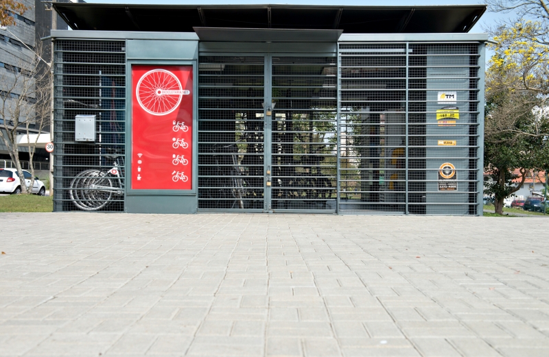 Bicicletários do Centro Cívico, Jardim Botânico e São Lourenço já estão com as portas fechadas | Henry Milleo/Gazeta do Povo