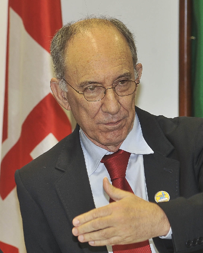 Rui Falcão, presidente do PT: mais de 171 parlamentares assinaram requerimento para a tramintação do projeto | José Cruz/Abr