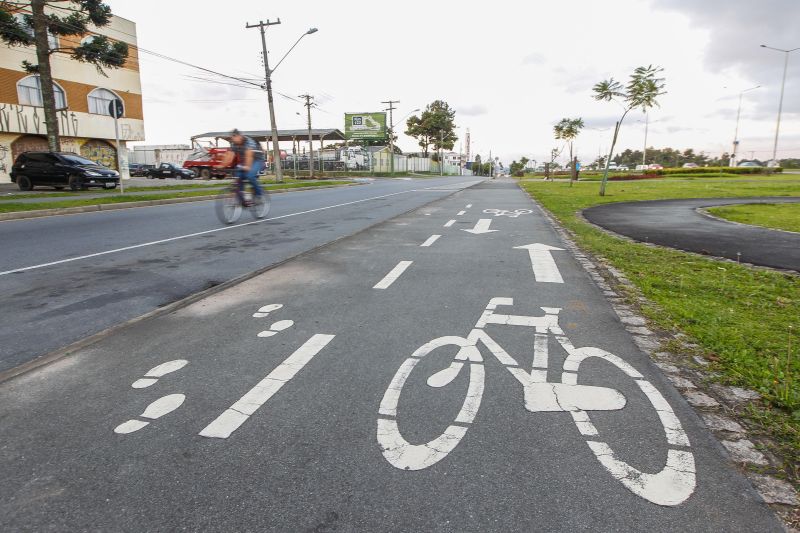 Projeto quer 10% das vias com ciclofaixas | Daniel Castellano/ Gazeta do Povo