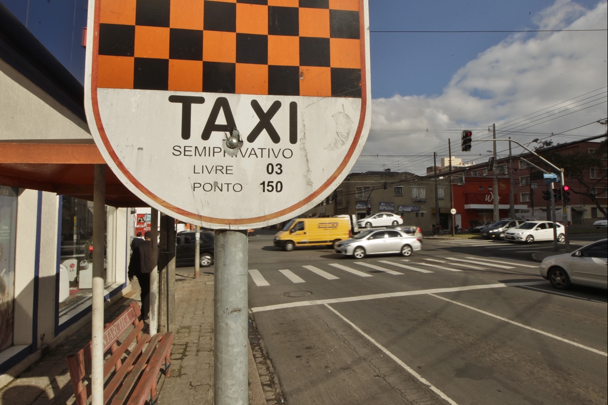 Ponto de táxi vazio na Rua 24 de Maio | Daniel Castellano/Agência de Notícias Gazeta do Povo