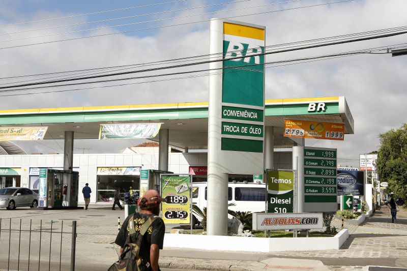 Posto de gasolina da BR, subsidiária da Petrobras: técnicos do governo avaliam entre 25% e 30% o aumento necessário | Antônio More/ Gazeta do Povo