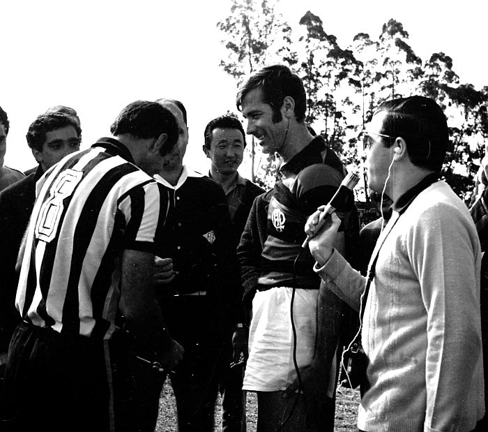 Os capitães Gérson e Bellini antes do jogão entre Atlético e Botafogo na Taça de Prata de 1968 | Arquivo GRPCOM