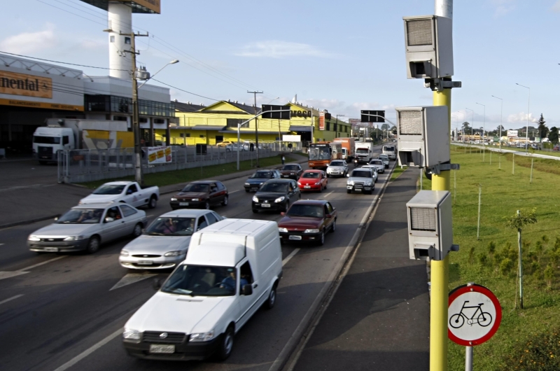 Administração municipal espera economizar até R$ 14 milhões em cinco anos ao optar pelo aluguel dos equipamentos | André Luís Rodrigues/ Gazeta do Povo